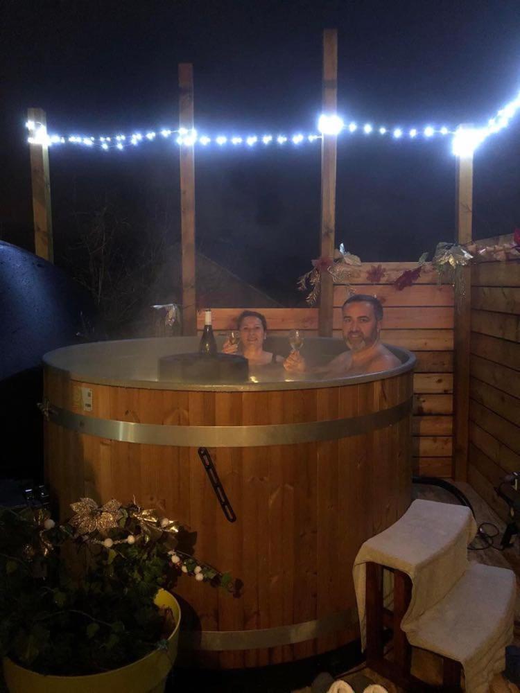 Mouxy A La Marc'Quize Chambres D'Hotes, Petit Dejeuner Compris, Avec Piscine A Debordement En Exterieur, Bain Nordique A 38 Degres En Prestation Supplement Sur Reservation Horaire Anticipee 1 Place De Parking Gratuite Sur Place المظهر الخارجي الصورة