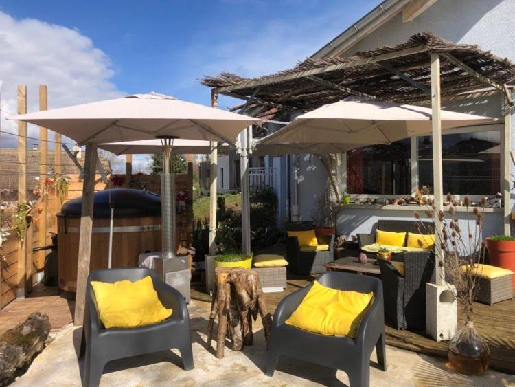 Mouxy A La Marc'Quize Chambres D'Hotes, Petit Dejeuner Compris, Avec Piscine A Debordement En Exterieur, Bain Nordique A 38 Degres En Prestation Supplement Sur Reservation Horaire Anticipee 1 Place De Parking Gratuite Sur Place المظهر الخارجي الصورة