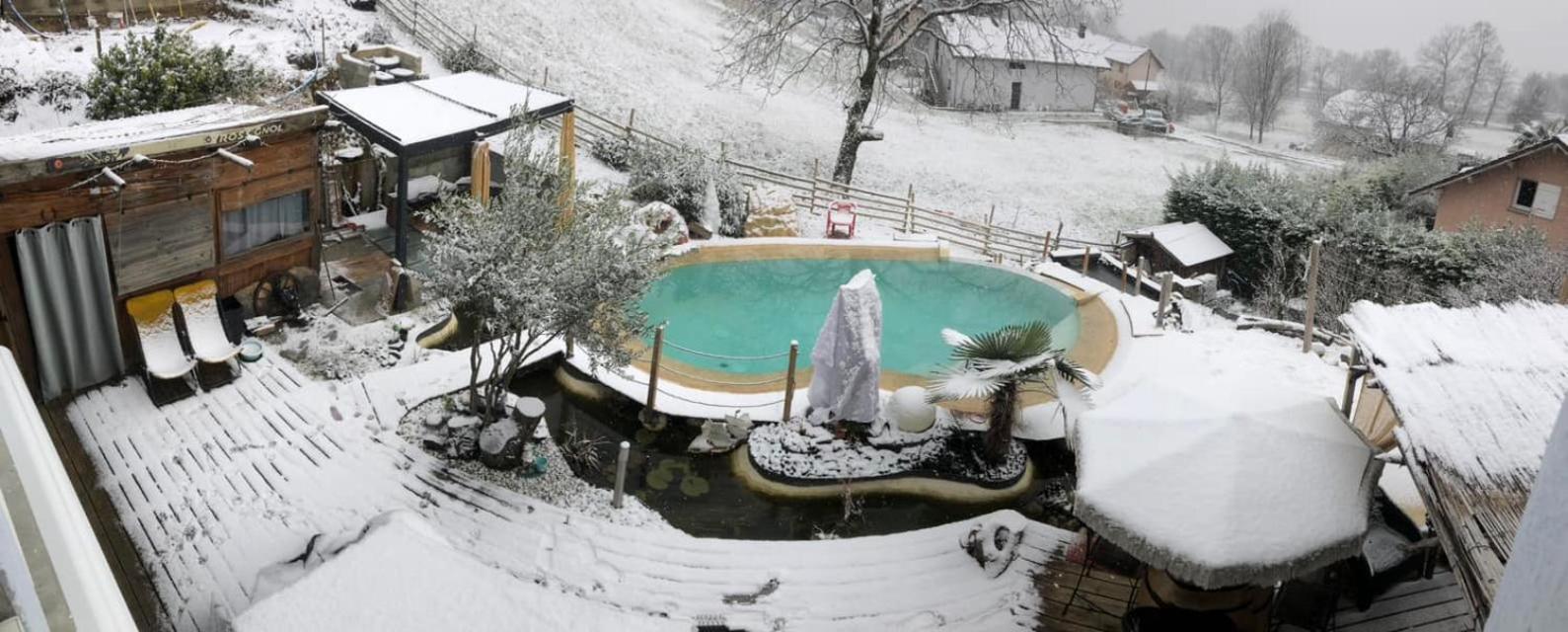 Mouxy A La Marc'Quize Chambres D'Hotes, Petit Dejeuner Compris, Avec Piscine A Debordement En Exterieur, Bain Nordique A 38 Degres En Prestation Supplement Sur Reservation Horaire Anticipee 1 Place De Parking Gratuite Sur Place المظهر الخارجي الصورة