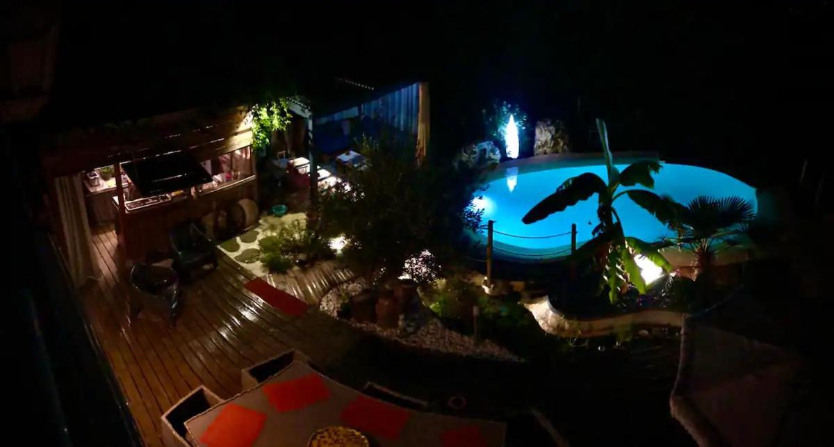 Mouxy A La Marc'Quize Chambres D'Hotes, Petit Dejeuner Compris, Avec Piscine A Debordement En Exterieur, Bain Nordique A 38 Degres En Prestation Supplement Sur Reservation Horaire Anticipee 1 Place De Parking Gratuite Sur Place المظهر الخارجي الصورة