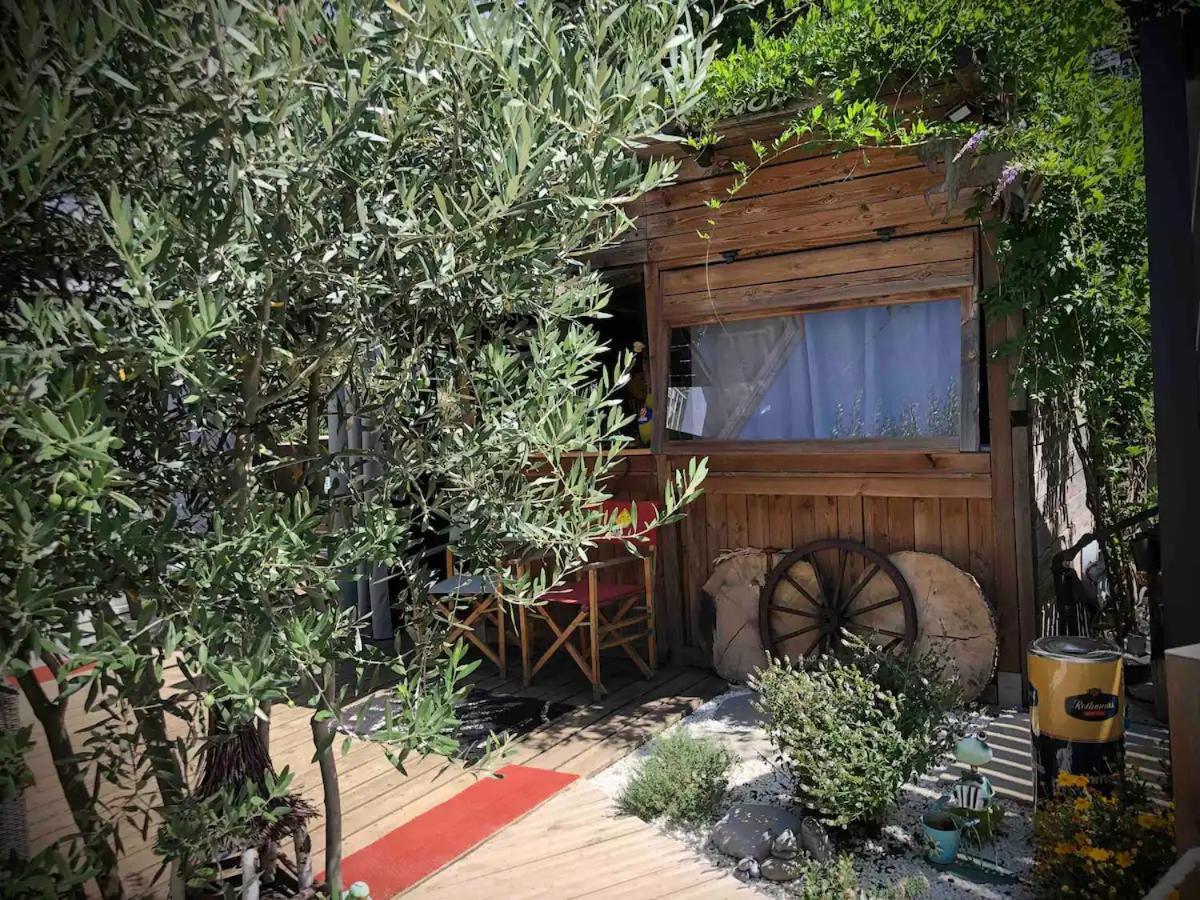 Mouxy A La Marc'Quize Chambres D'Hotes, Petit Dejeuner Compris, Avec Piscine A Debordement En Exterieur, Bain Nordique A 38 Degres En Prestation Supplement Sur Reservation Horaire Anticipee 1 Place De Parking Gratuite Sur Place المظهر الخارجي الصورة