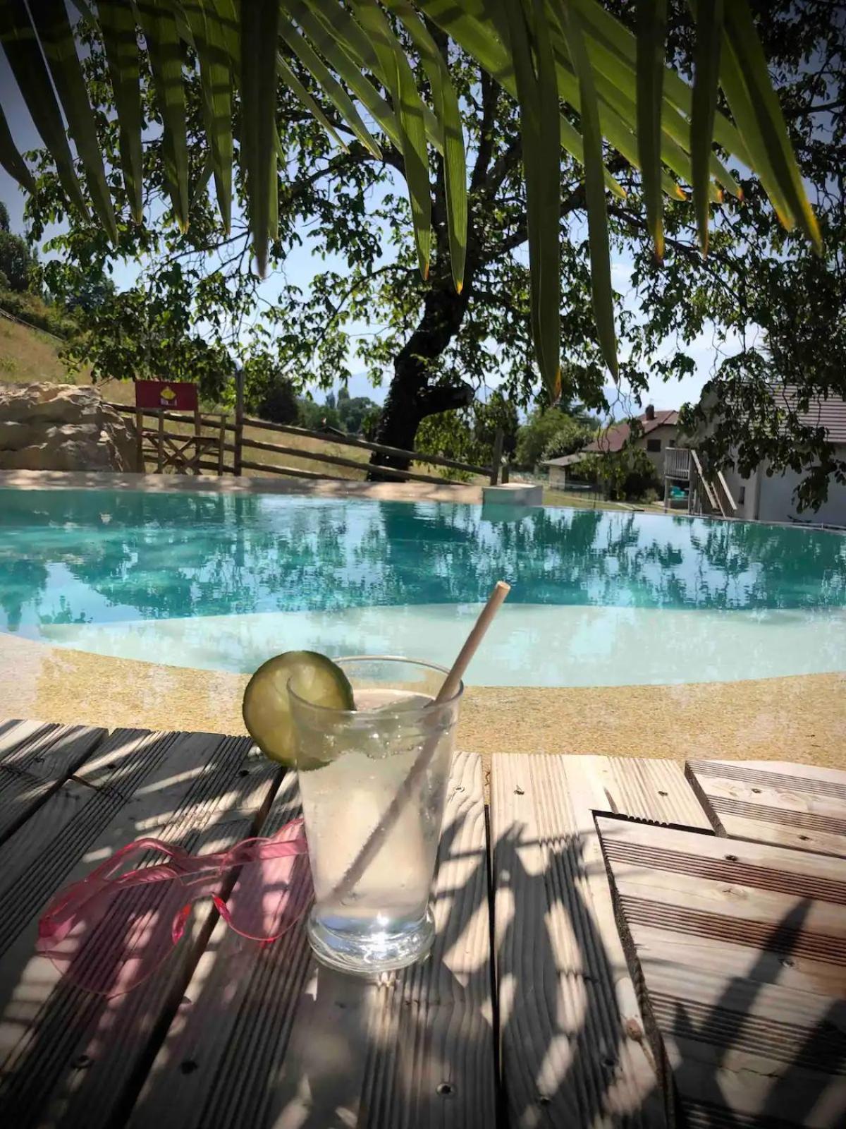 Mouxy A La Marc'Quize Chambres D'Hotes, Petit Dejeuner Compris, Avec Piscine A Debordement En Exterieur, Bain Nordique A 38 Degres En Prestation Supplement Sur Reservation Horaire Anticipee 1 Place De Parking Gratuite Sur Place المظهر الخارجي الصورة
