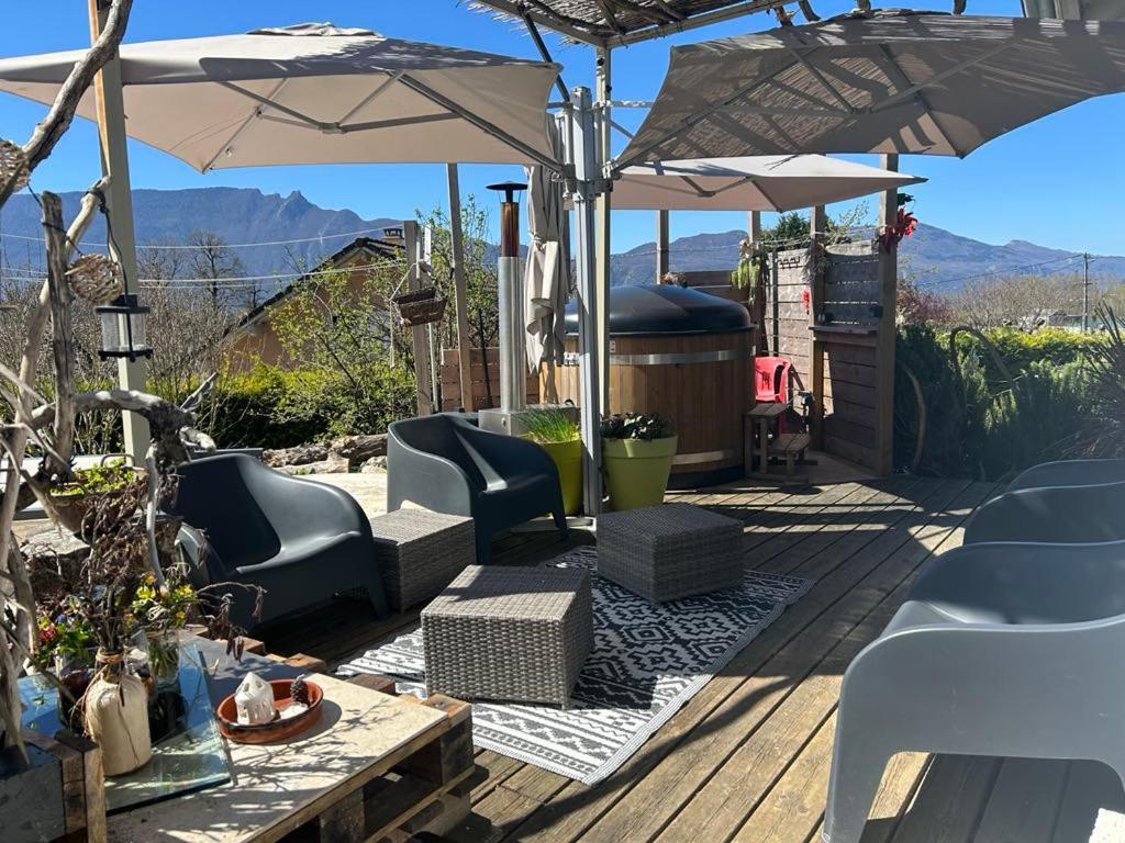 Mouxy A La Marc'Quize Chambres D'Hotes, Petit Dejeuner Compris, Avec Piscine A Debordement En Exterieur, Bain Nordique A 38 Degres En Prestation Supplement Sur Reservation Horaire Anticipee 1 Place De Parking Gratuite Sur Place المظهر الخارجي الصورة