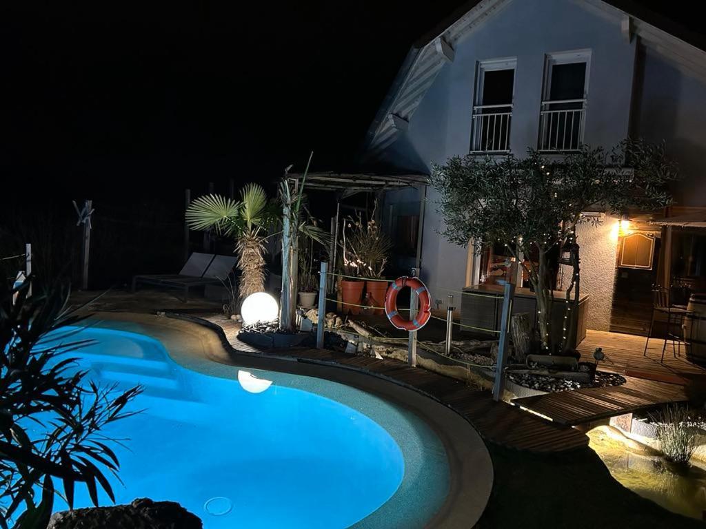 Mouxy A La Marc'Quize Chambres D'Hotes, Petit Dejeuner Compris, Avec Piscine A Debordement En Exterieur, Bain Nordique A 38 Degres En Prestation Supplement Sur Reservation Horaire Anticipee 1 Place De Parking Gratuite Sur Place المظهر الخارجي الصورة